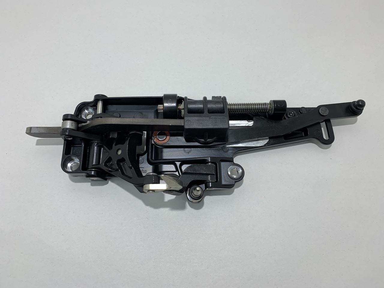 2004-2010 E64 BMW 6 Series Passenger Convertible Top Latch / M6001 - Image 2