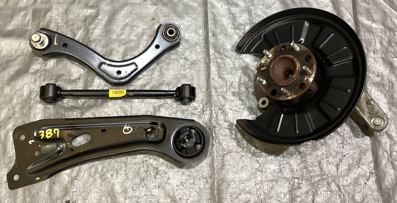 2019-2020 Hyundai Veloster N Passenger Rear Trailing Arm Knee w/ Hub / 30K HV006