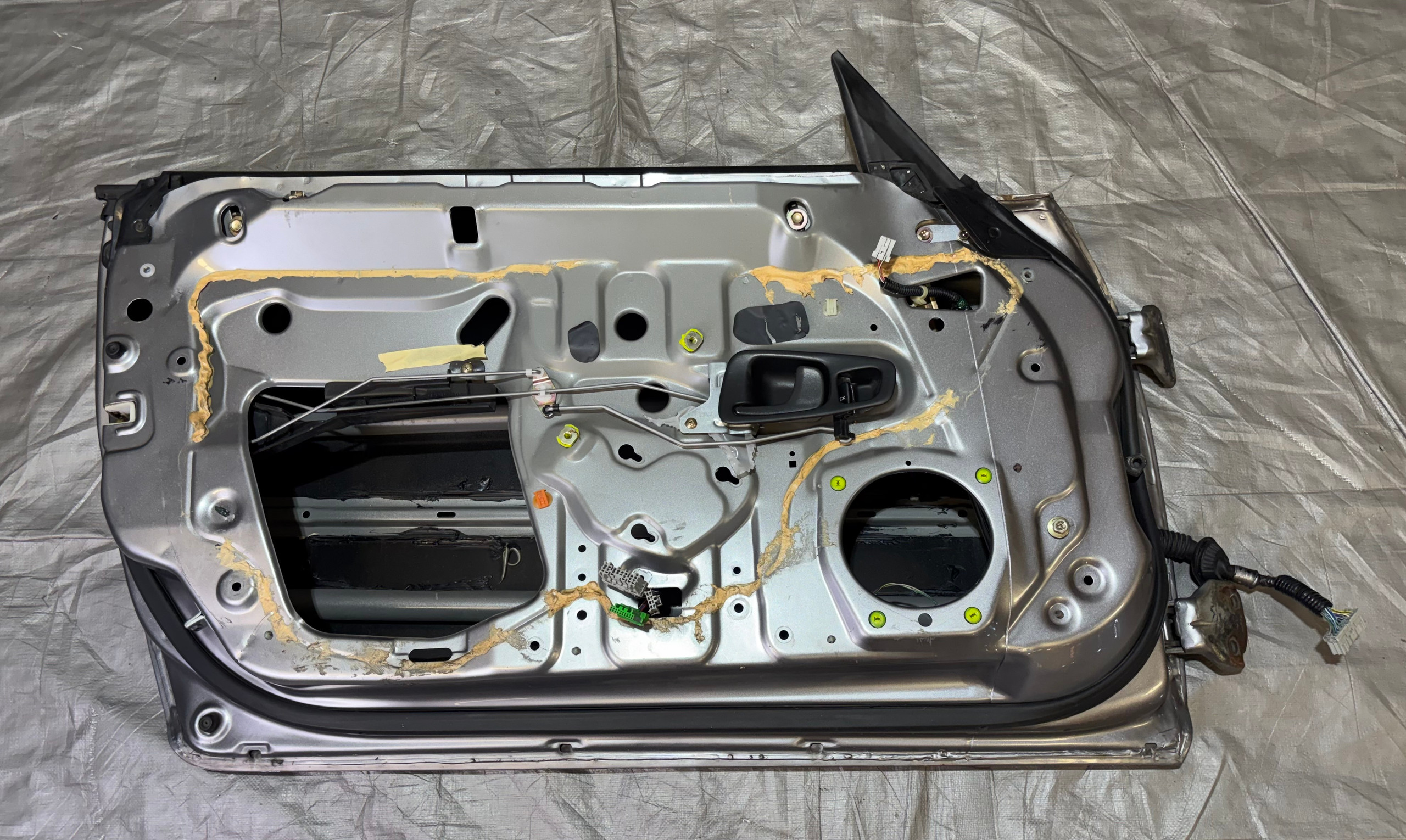 2000-2009 Honda S2000 Driver Side Door Assembly / Silver Stone Metallic HS009 - Image 14
