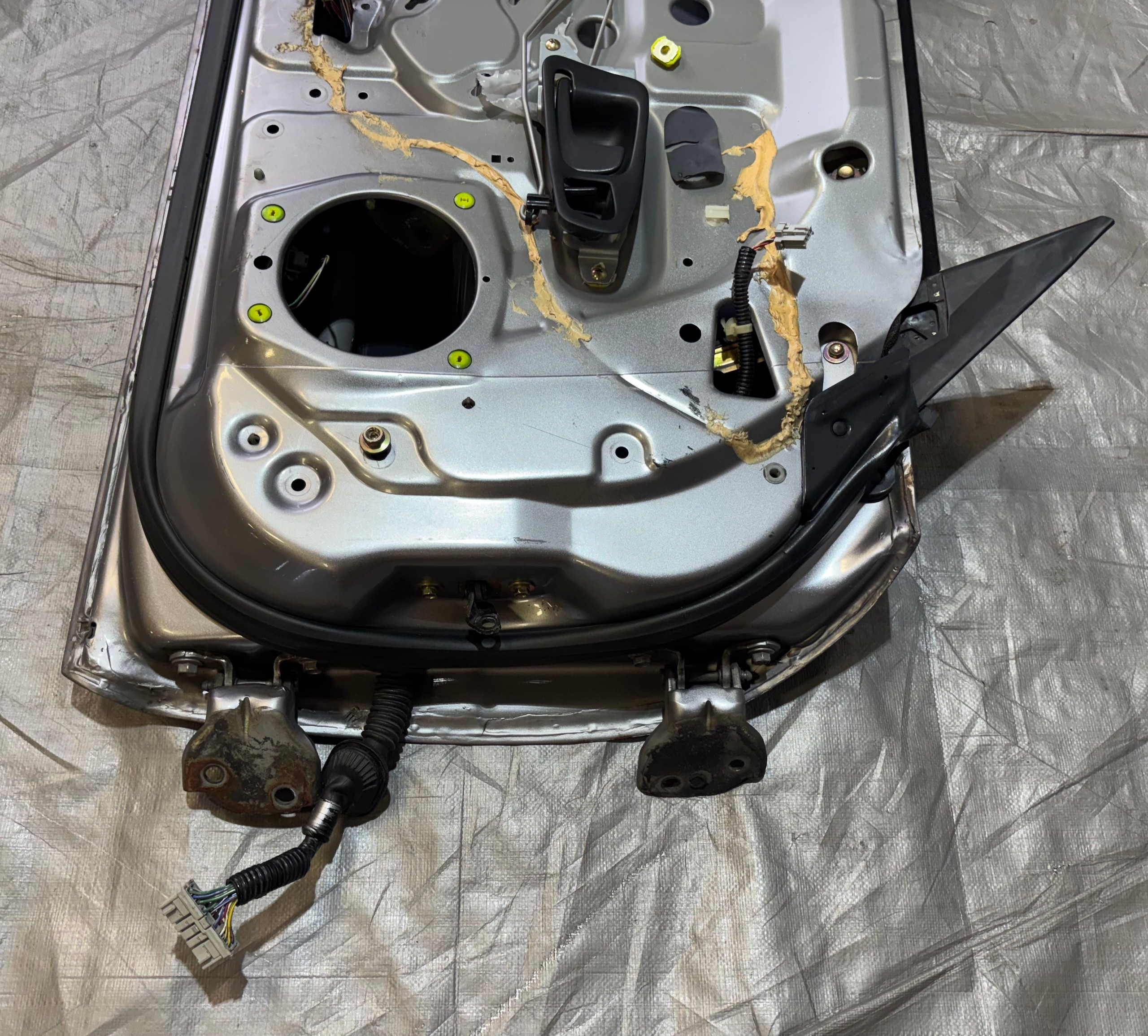2000-2009 Honda S2000 Driver Side Door Assembly / Silver Stone Metallic HS009 - Image 18