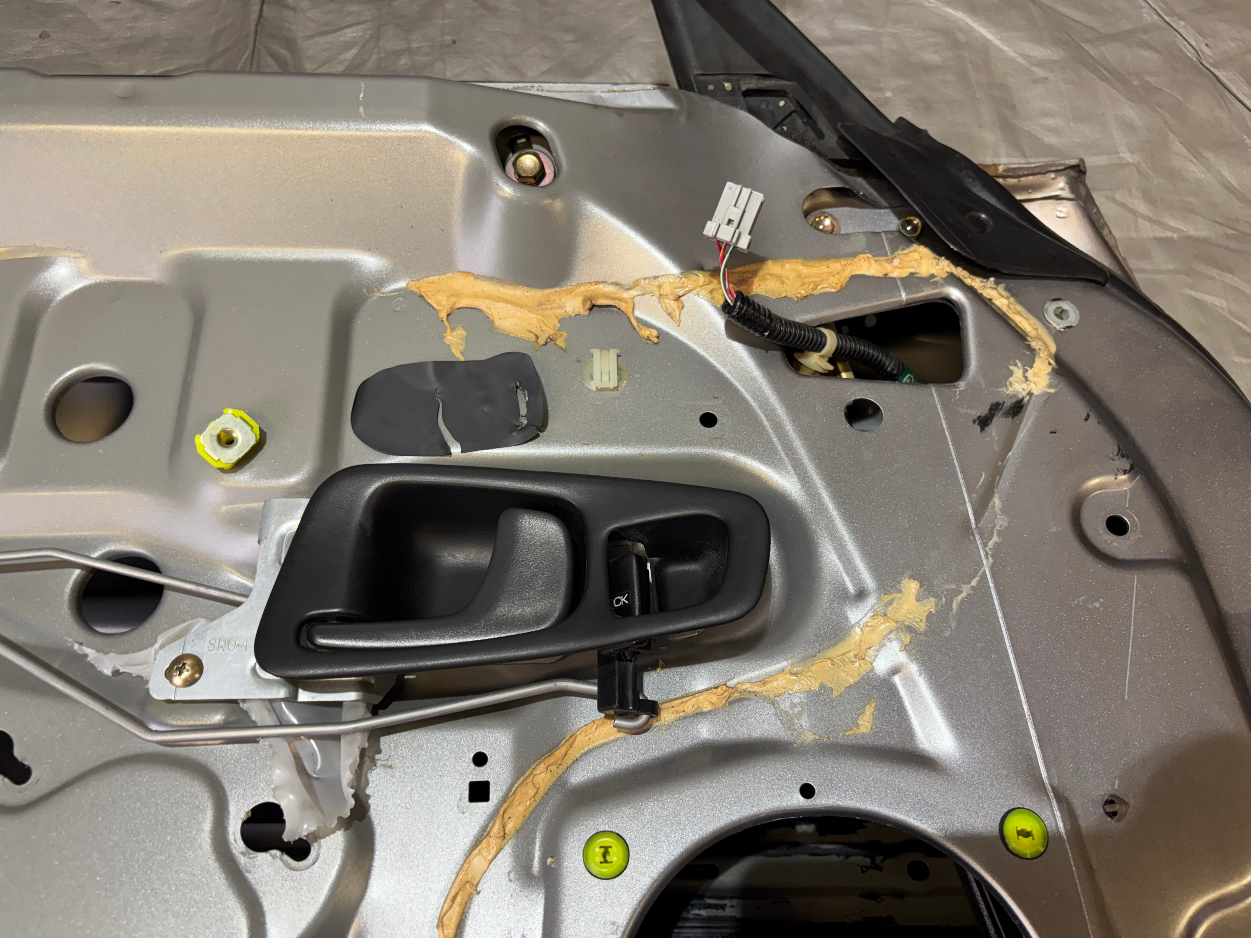 2000-2009 Honda S2000 Driver Side Door Assembly / Silver Stone Metallic HS009 - Image 15