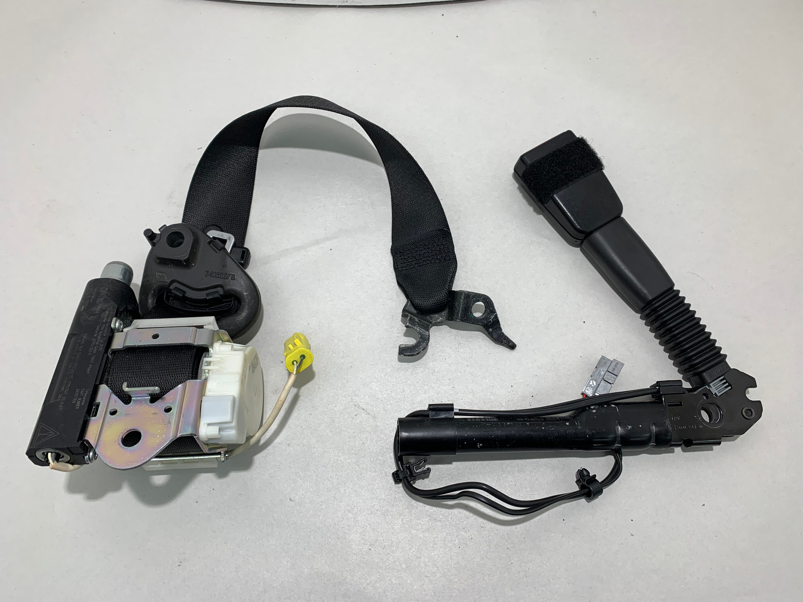 2009-2016 BMW E89 Z4 Passenger Seat Belt w/ Pretensioner Buckle / OEM / Z4906 - Image 2