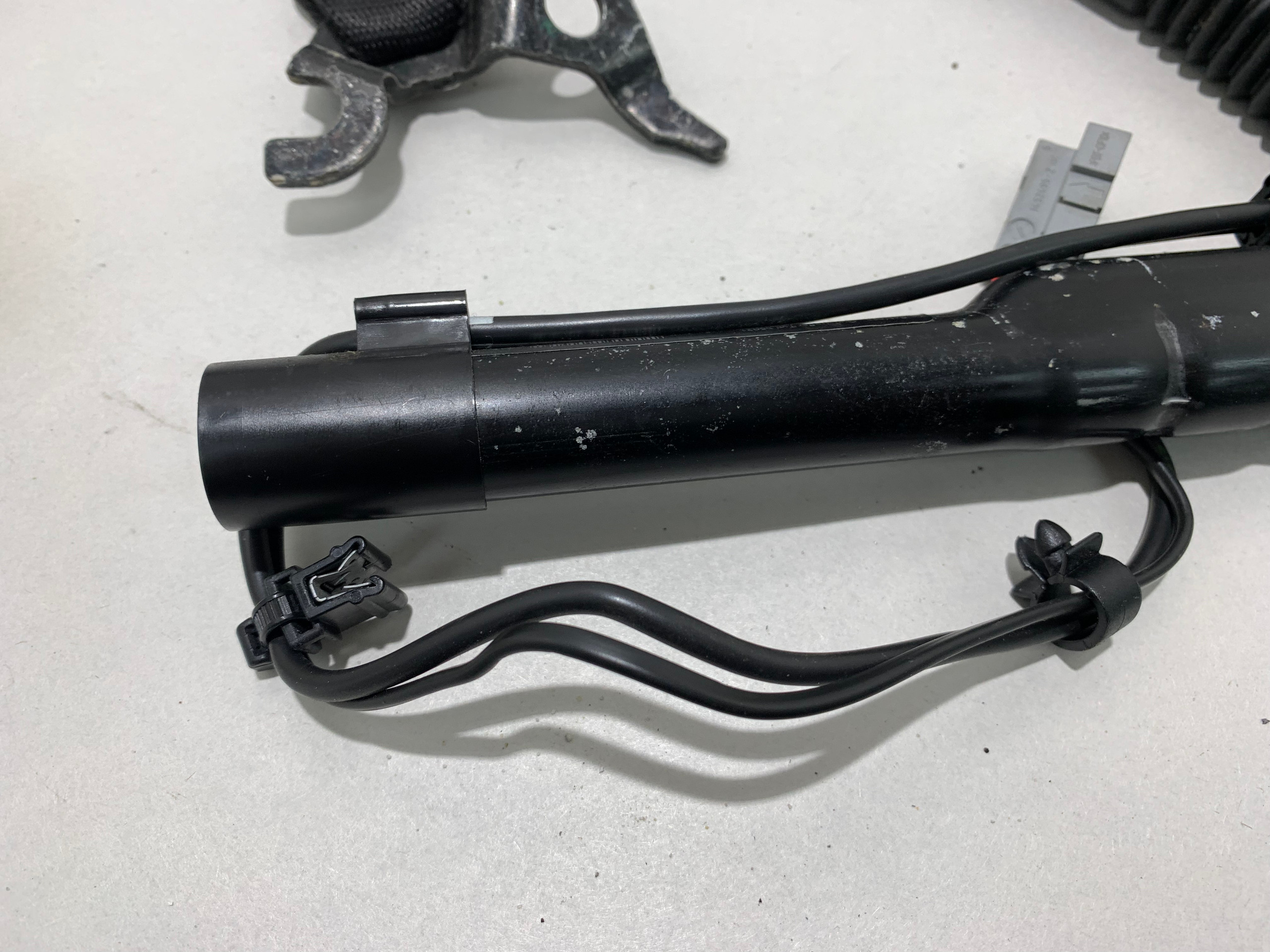 2009-2016 BMW E89 Z4 Passenger Seat Belt w/ Pretensioner Buckle / OEM / Z4906 - Image 8