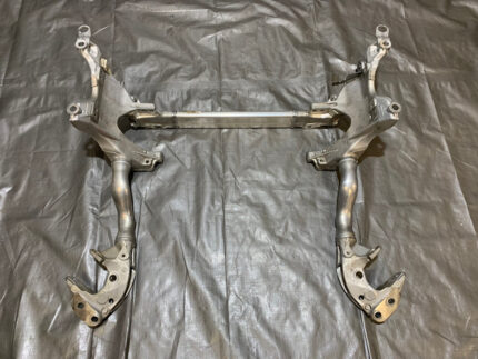2017-2020 Porsche Macan Base 2.0 Front Subframe Crossmember / 67K PM002
