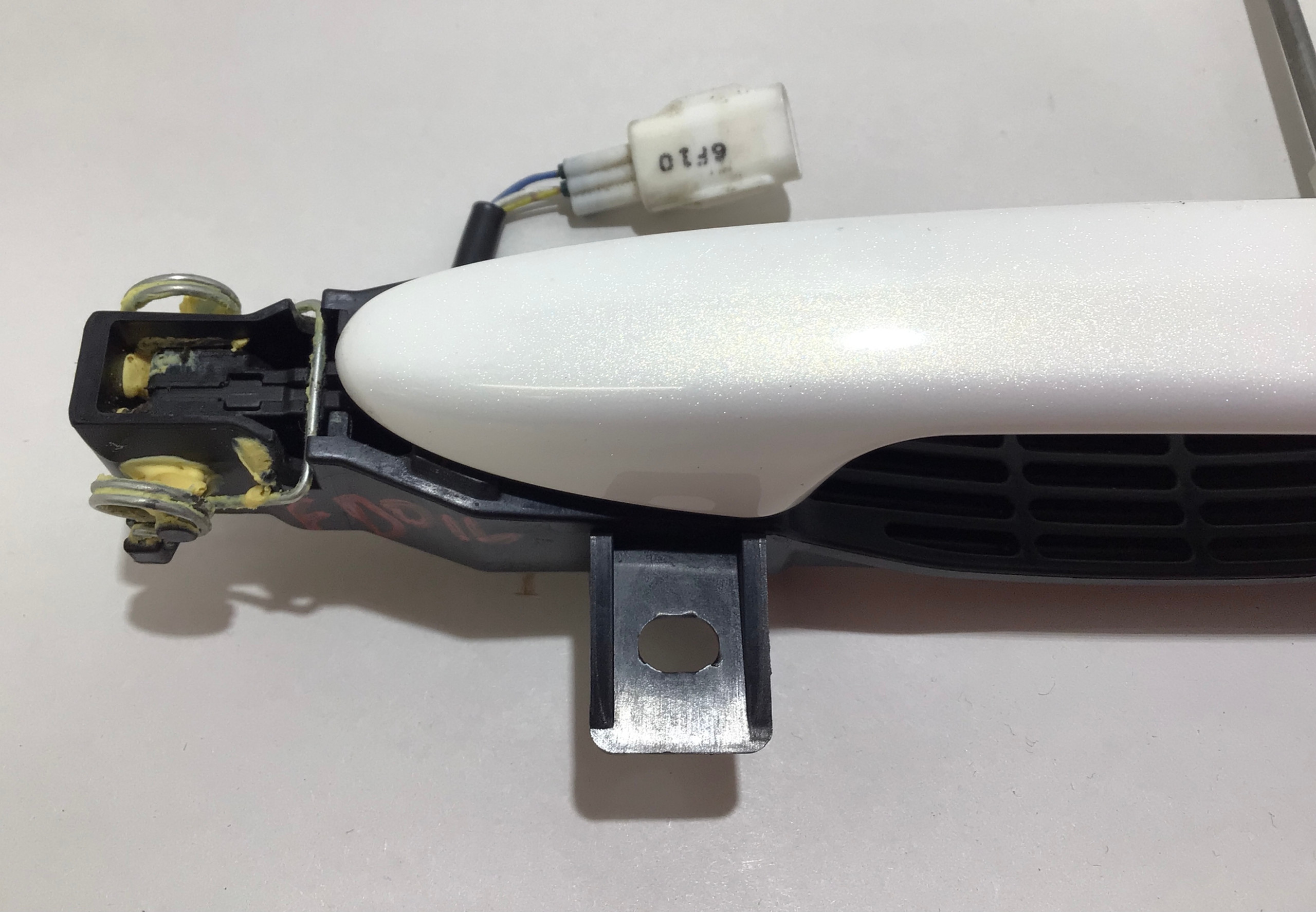 2017-2020 Fiat 124 Spider Driver Exterior Door Handle w/ Keyless Entry / Arctic White FD016 - Image 3