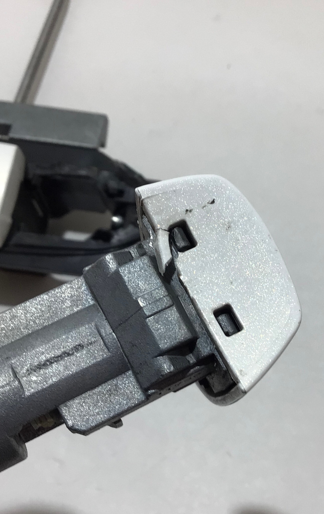 2017-2020 Fiat 124 Spider Driver Exterior Door Handle w/ Keyless Entry / Arctic White FD016 - Image 8