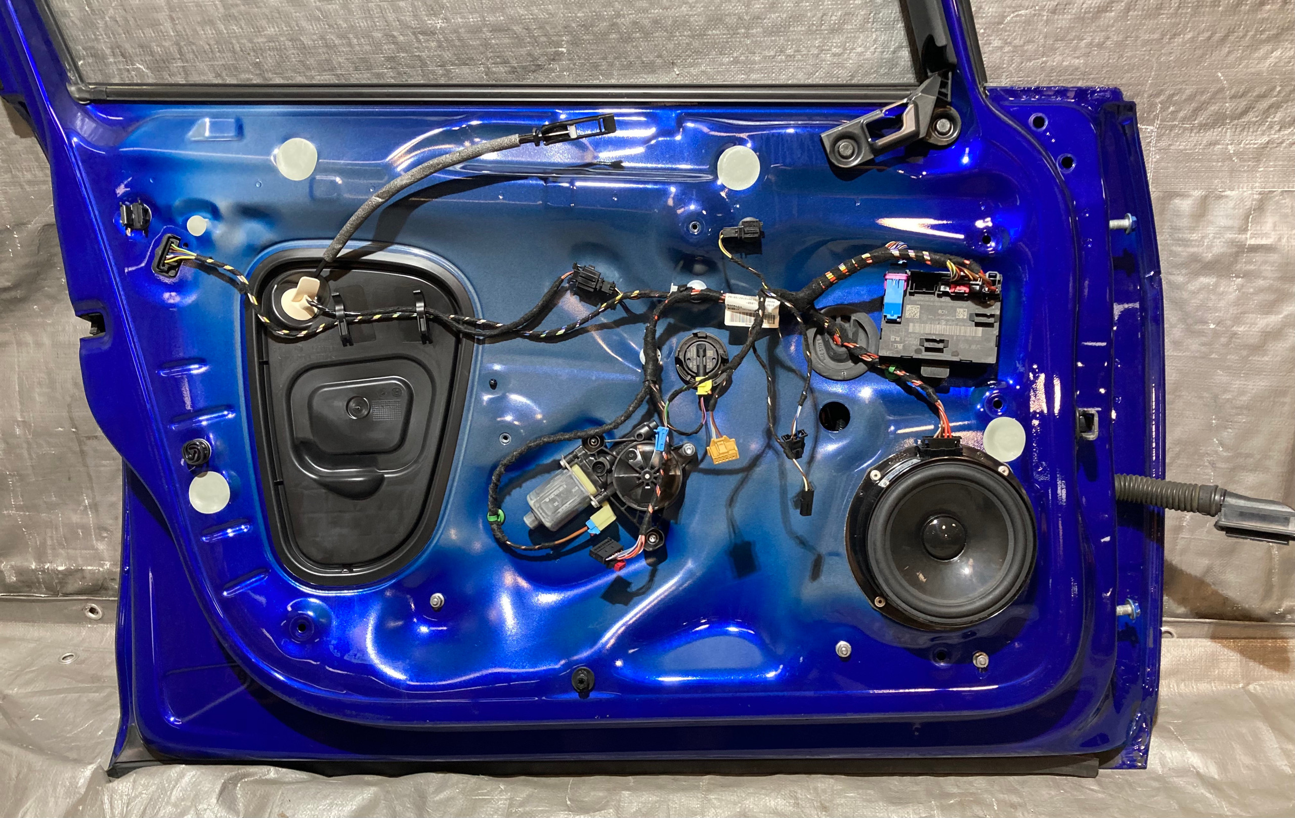 2015-2018 Volkswagen Golf R 4DR Driver Front Door Shell / Lapiz Blue Metallic M7R10 - Image 12
