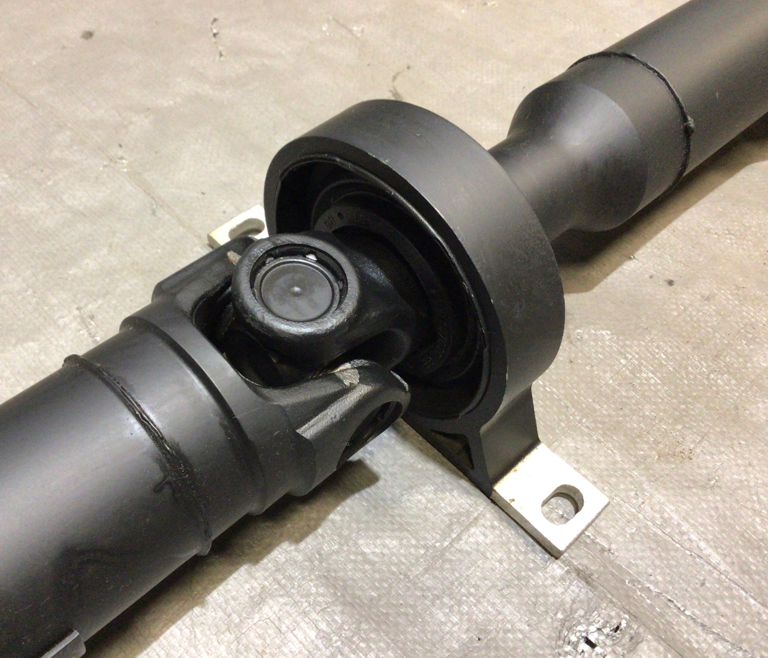 2012-2016 BMW E89 Z4 sDrive28i Driveshaft Assembly / 103k / Automatic / Z4904 - Image 5