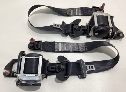 2010-2012 Hyundai Genesis Coupe OEM Front Seat Belts / Pair /   HG031