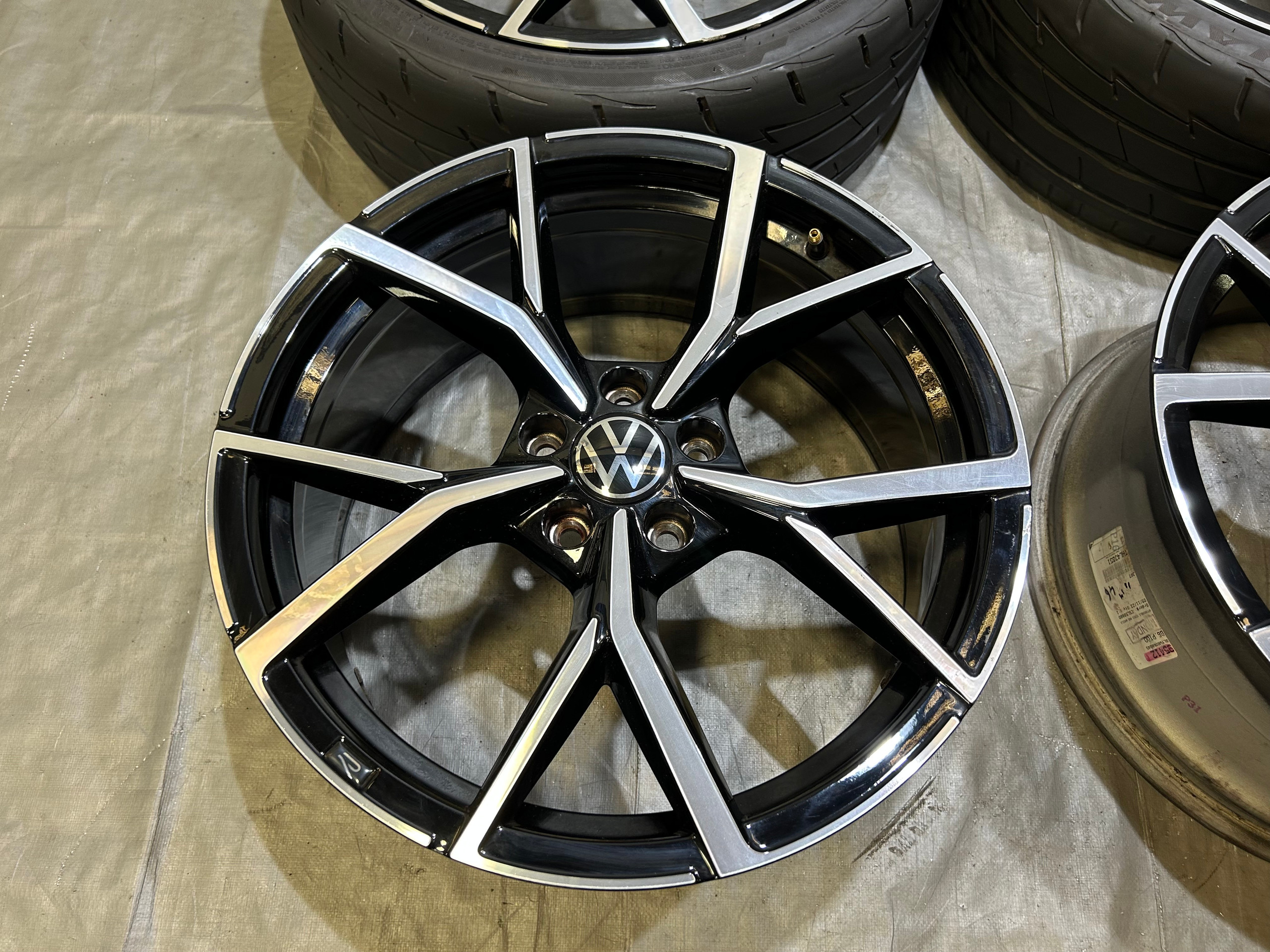 2022-2024 Volkswagen MK8 Golf R 19" Estoril Machined Wheels Rims / Set of 4 / *BENDS* / M8R01 - Image 2