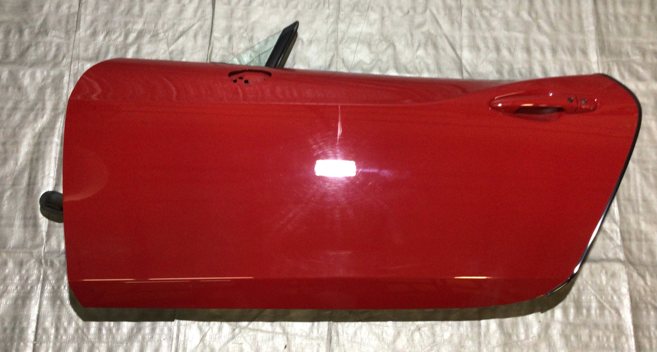 2017-2020 Fiat 124 Spider Driver Side Door Assembly / Hypnotique Red FD015 - Image 2