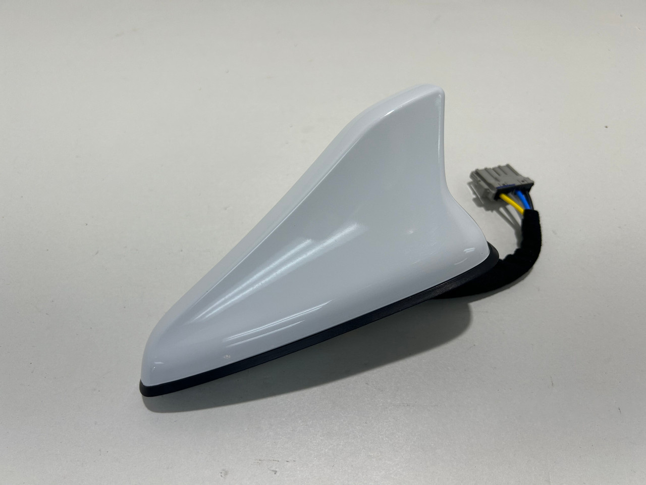 2019-2022 Hyundai Veloster N Shark Fin Roof Antenna / Ceramic White / HV008