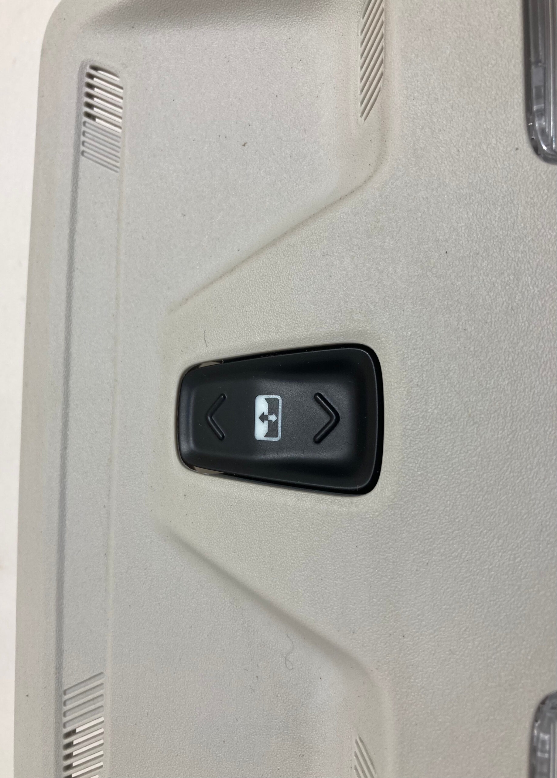 2022-2023 Ford Maverick Dome Light Console w/ Sunroof Switch / MV001 - Image 5