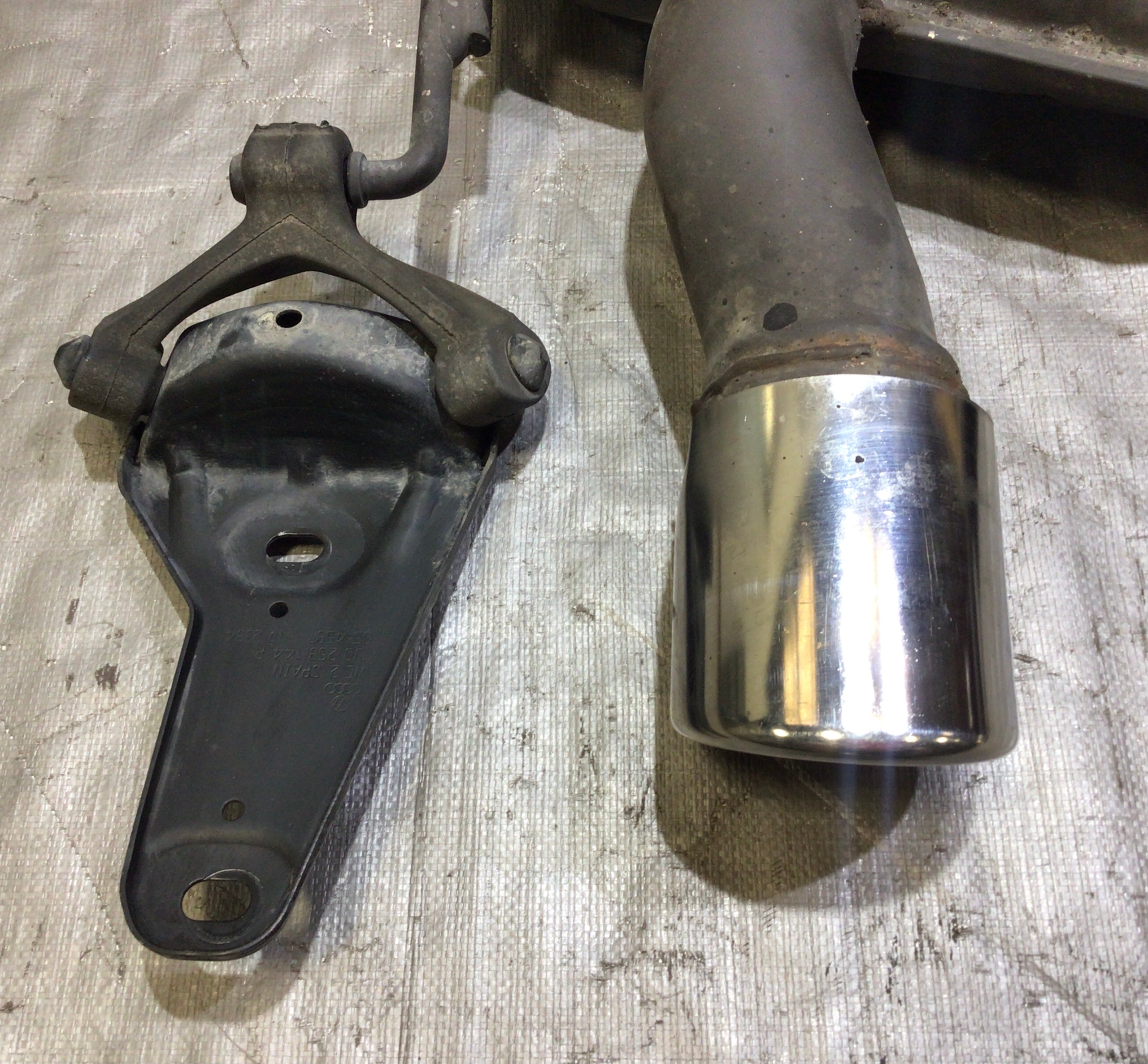 2001-2006 Audi TT 225hp 1.8l Exhaust Muffler w/ Tips / OEM / T1022 - Image 8