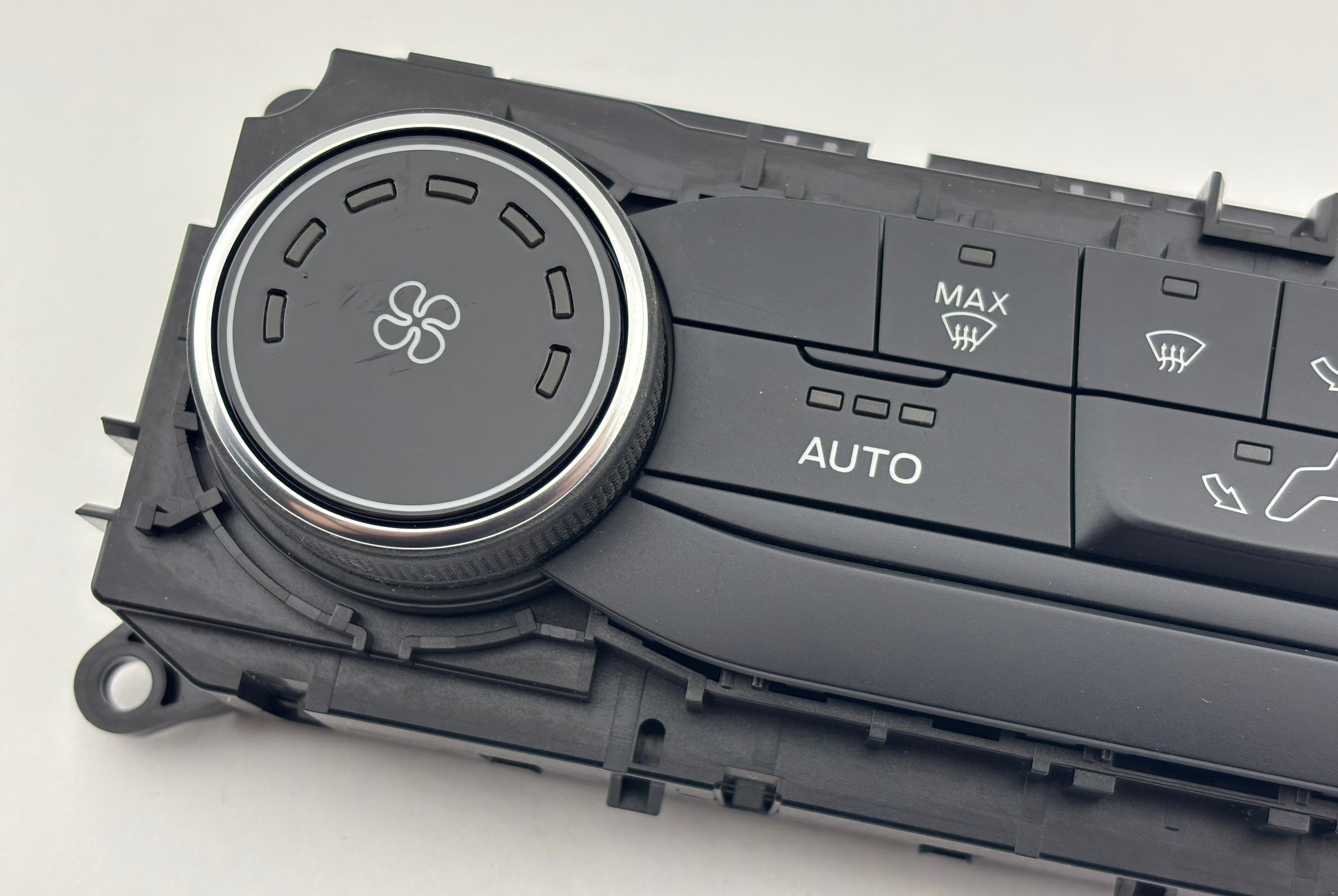 2022-2023 Ford Maverick Automatic Climate Control Module / NZ6T18C612Jc / MV005 - Image 7