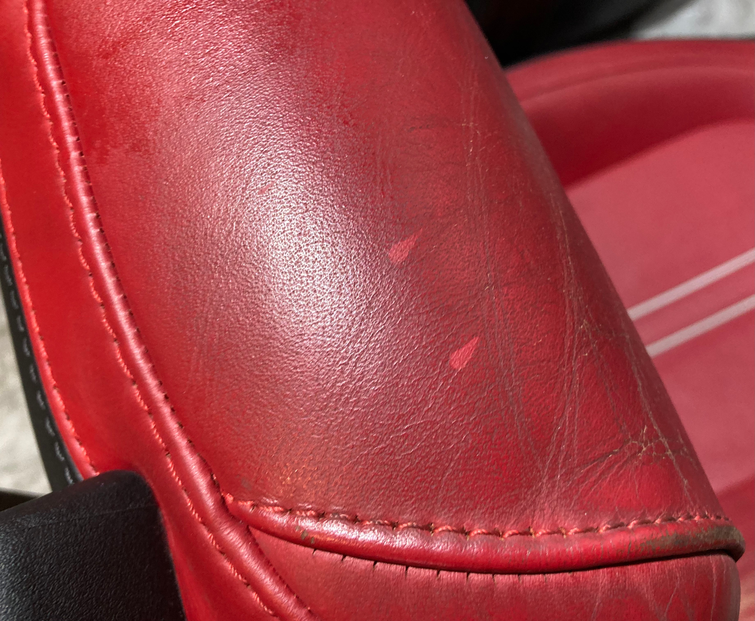 2012-2013 Fiat 500 Abarth Black / Red Leather Front Seats / Pair - Image 5