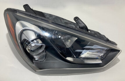 2013-2016 Hyundai Genesis Coupe Passenger Side Xenon HID Headlight / OEM /   HG028