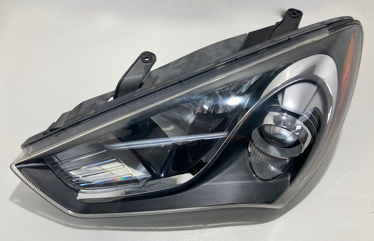 2013-2016 Hyundai Genesis Coupe Driver Side Xenon HID Headlight / OEM / HG028