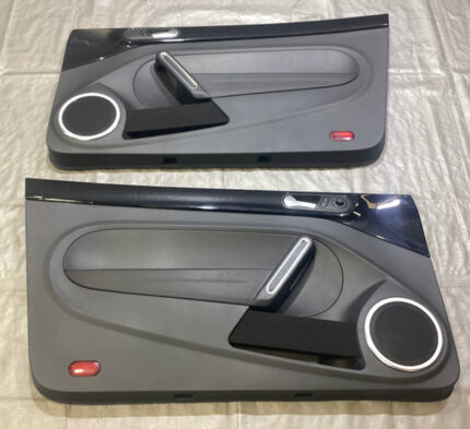 2012-2019 Volkswagen Beetle Interior Door Panels / Pair / Piano Black / Leatherette / VB011