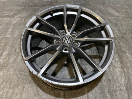 Volkswagen Golf R wheel rim