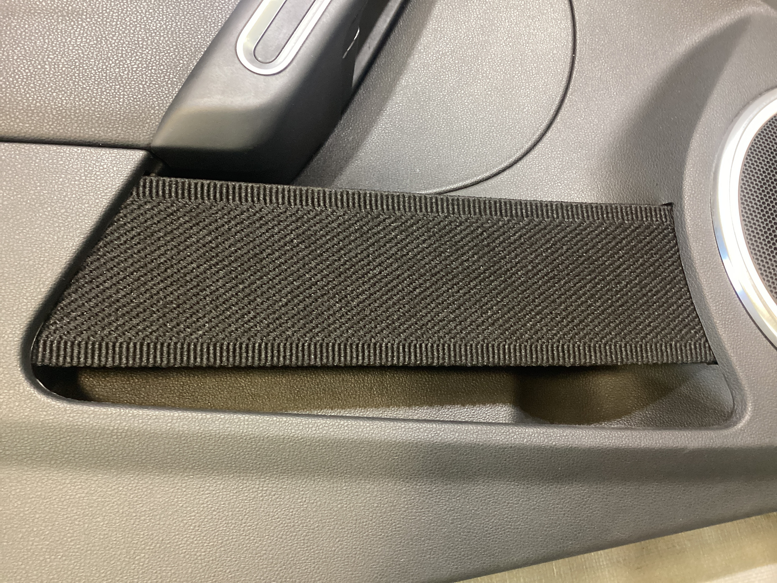 2012-2019 Volkswagen Beetle Interior Door Panels / Pair / Piano Black / Leatherette / VB011 - Image 5