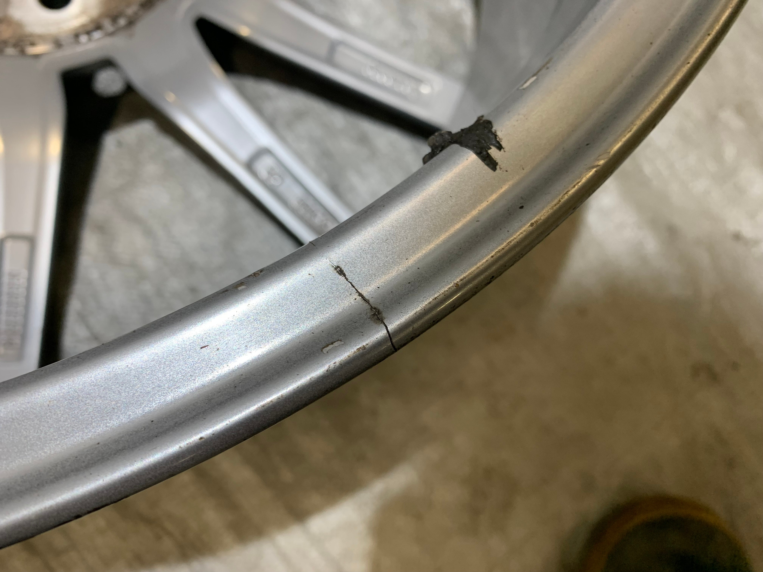 *DAMAGED* 2015-2017 Volkswagen MK7 Golf R 19" Pretoria Wheel Rim / M7R03 - Image 10