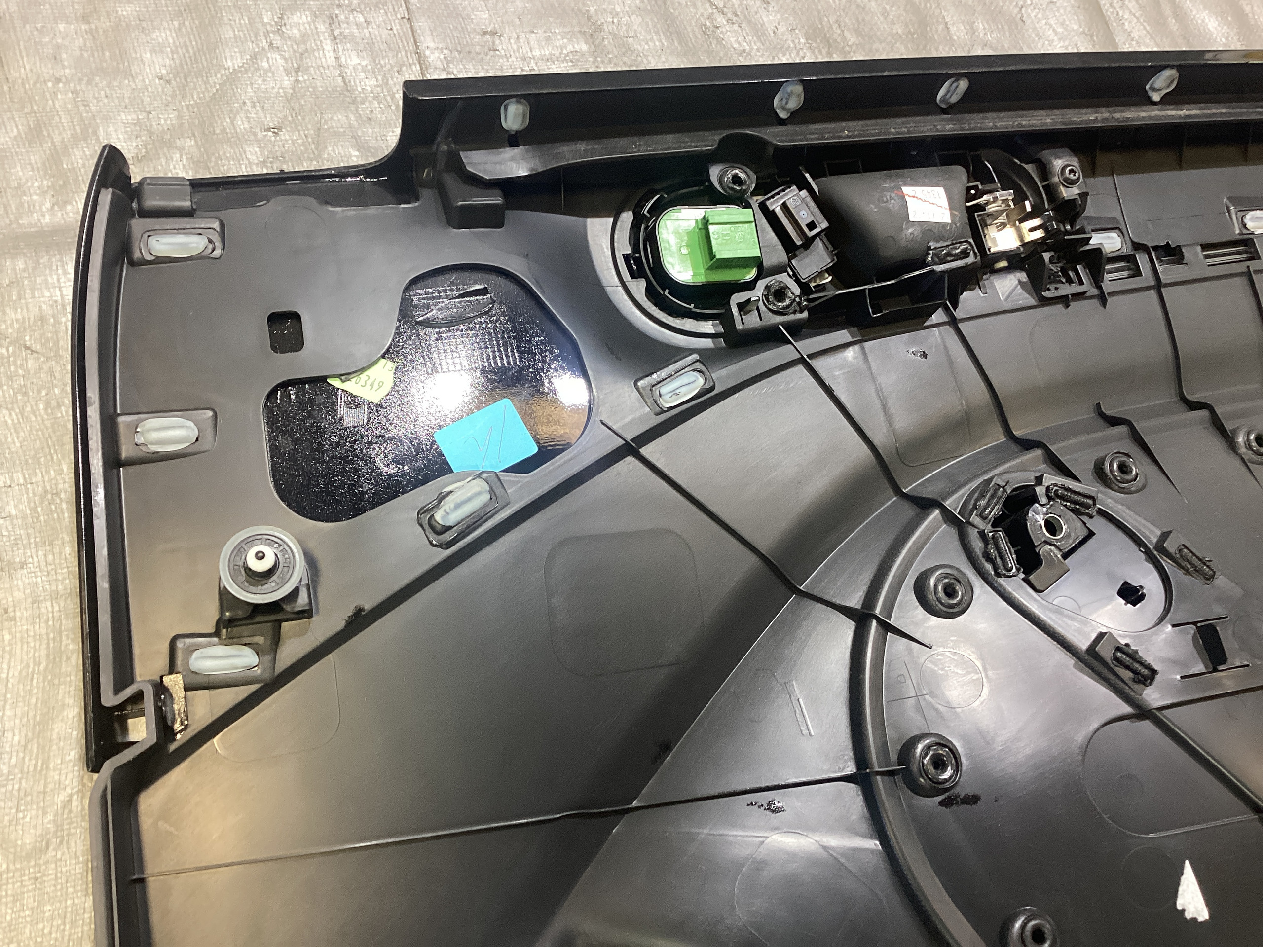 2012-2019 Volkswagen Beetle Interior Door Panels / Pair / Piano Black / Leatherette / VB011 - Image 16