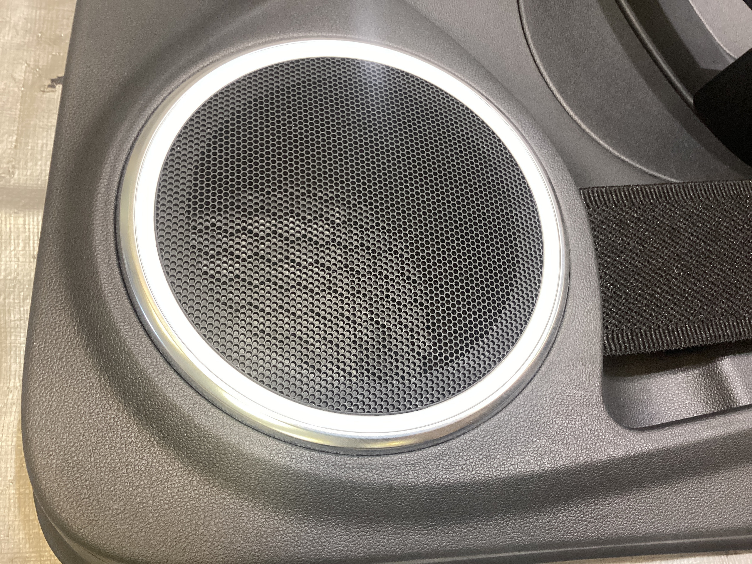 2012-2019 Volkswagen Beetle Interior Door Panels / Pair / Piano Black / Leatherette / VB011 - Image 18
