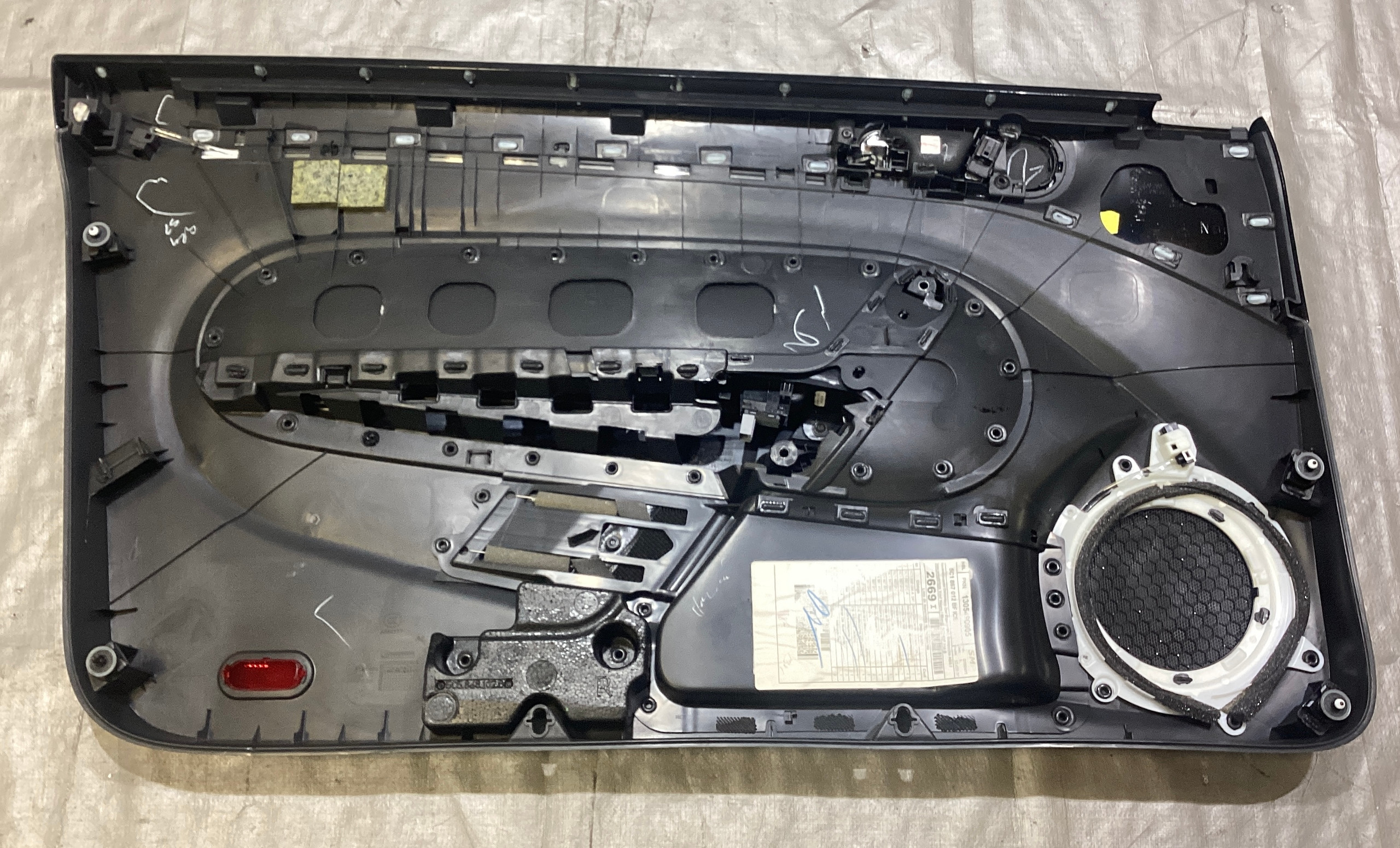 2012-2019 Volkswagen Beetle Interior Door Panels / Pair / Piano Black / Leatherette / VB011 - Image 27
