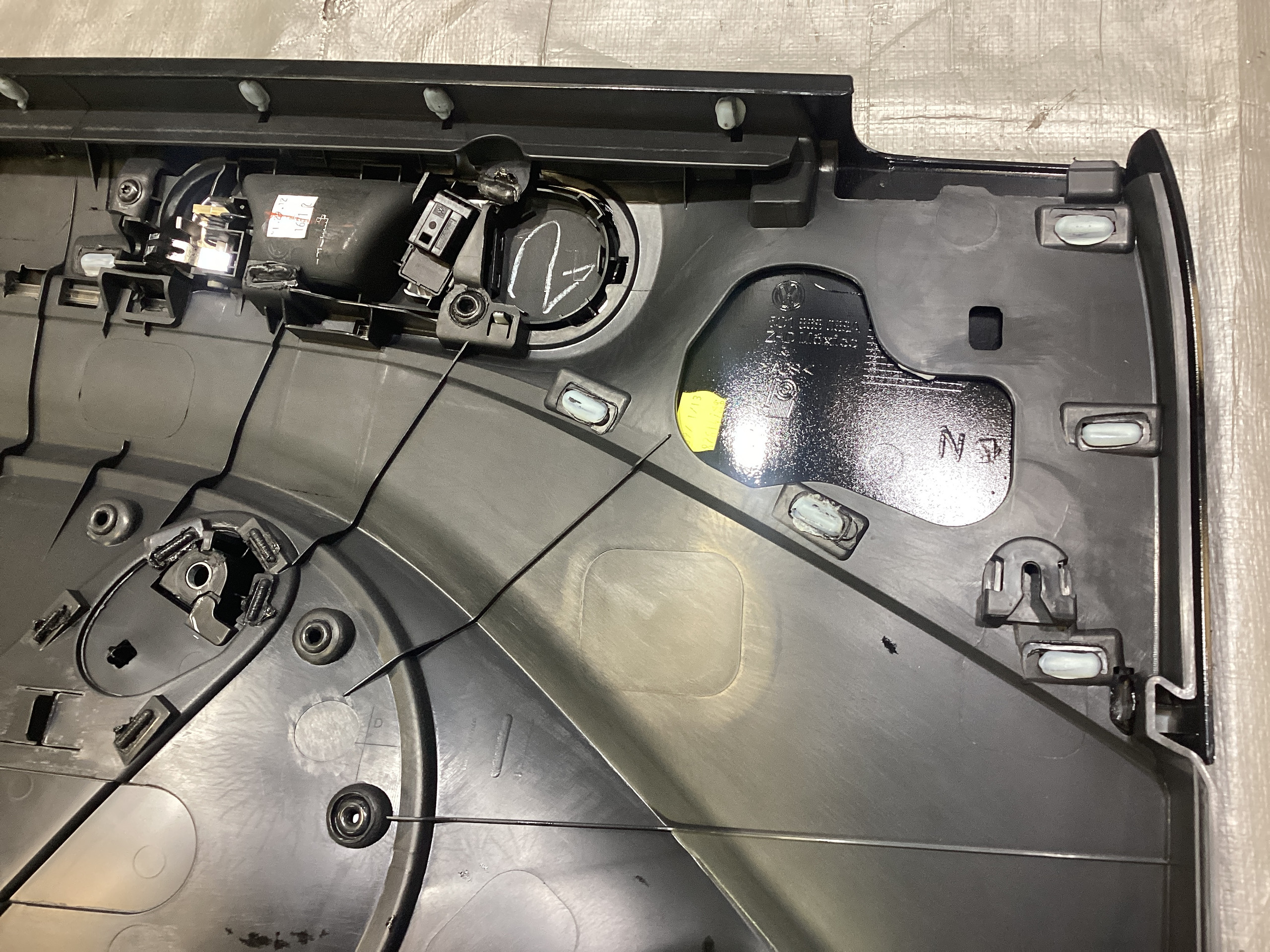 2012-2019 Volkswagen Beetle Interior Door Panels / Pair / Piano Black / Leatherette / VB011 - Image 32