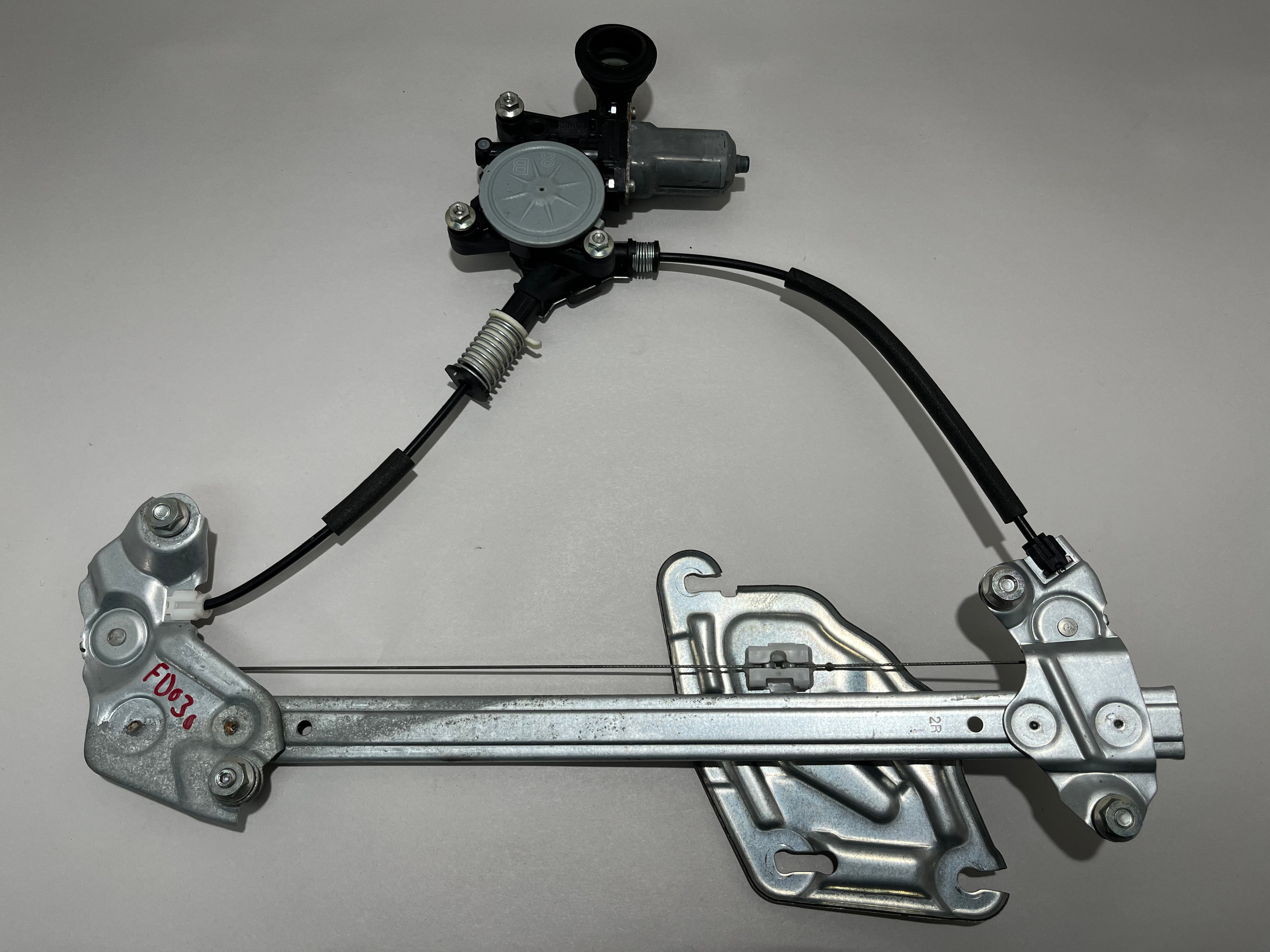 2017-2020 Fiat 124 Spider Passenger Side Window Regulator w/ Motor / FD030 - Image 9