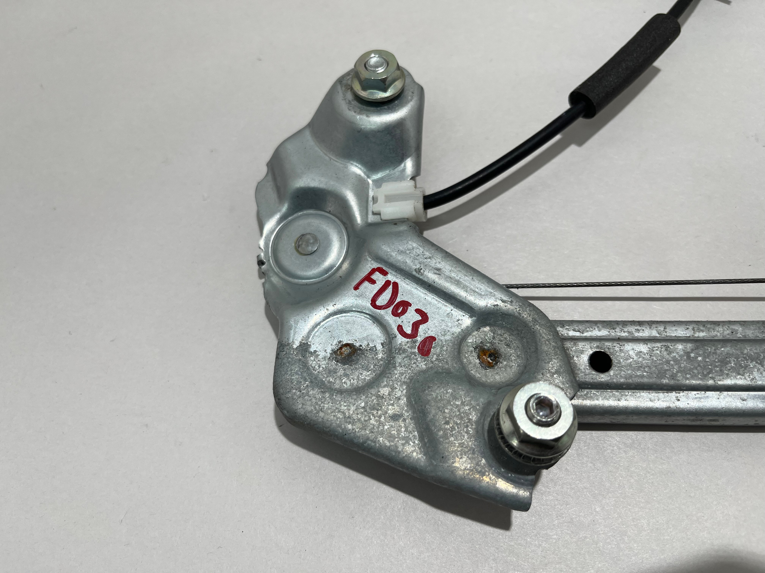 2017-2020 Fiat 124 Spider Passenger Side Window Regulator w/ Motor / FD030 - Image 10