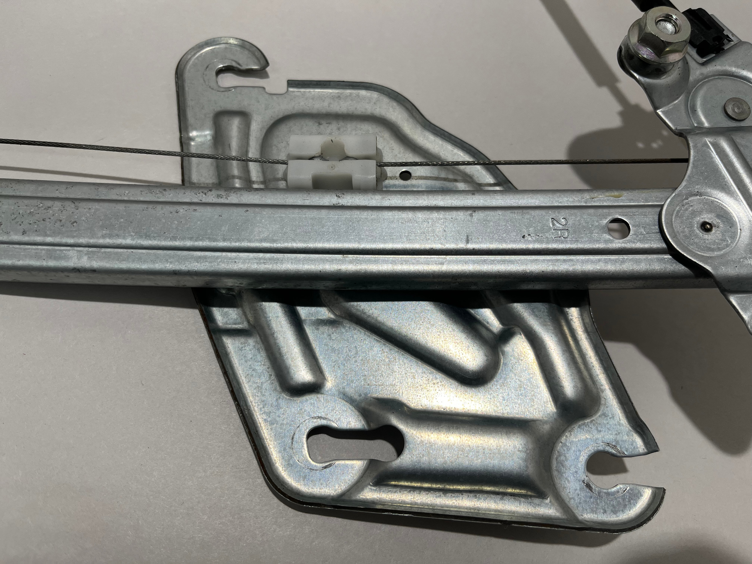2017-2020 Fiat 124 Spider Passenger Side Window Regulator w/ Motor / FD030 - Image 11