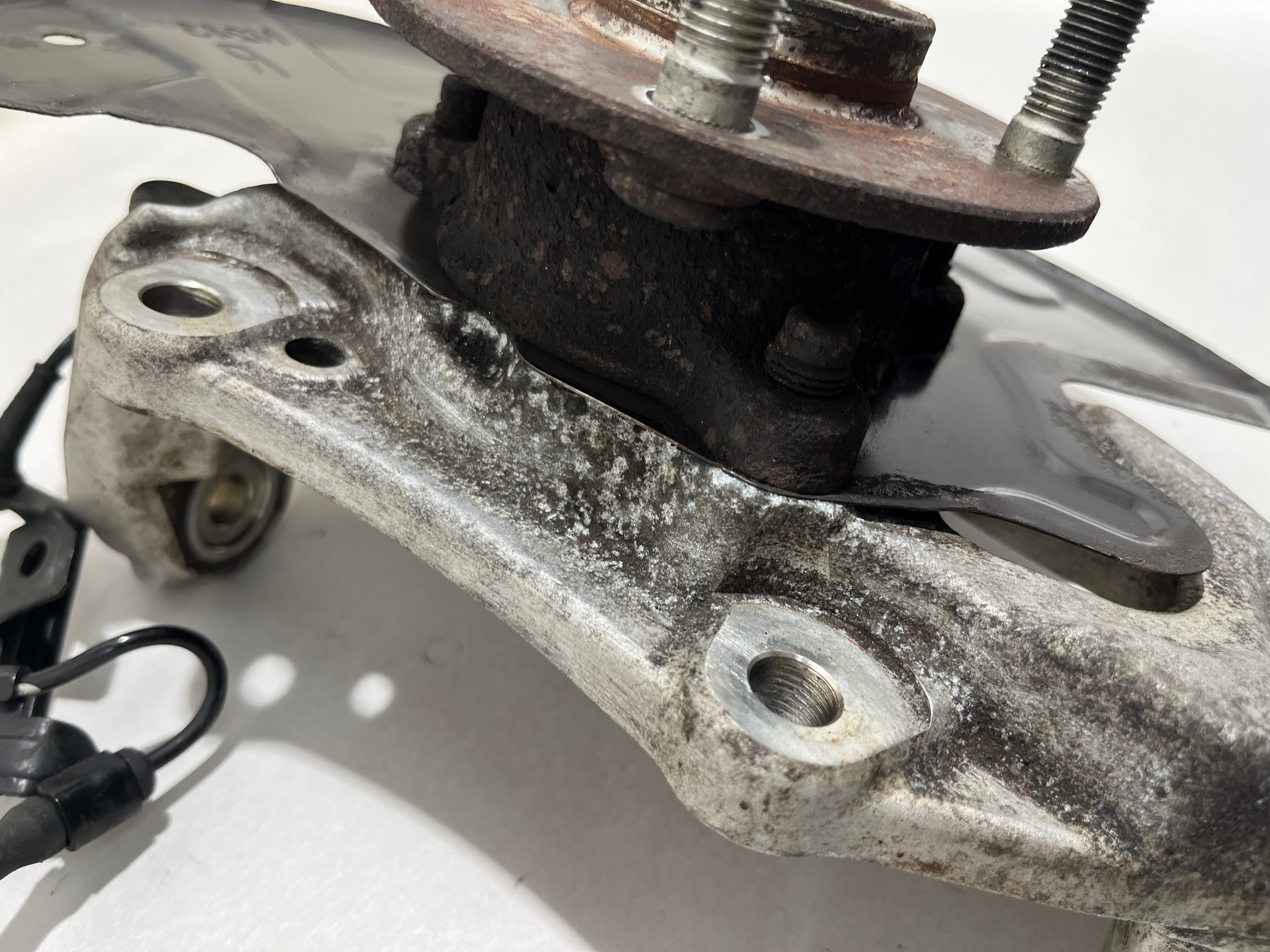 2017-2020 Fiat 124 Spider Passenger Front Spindle Hub / Knuckle / 97k / FD009 - Image 6