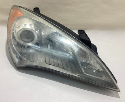 2010-2012 Hyundai Genesis Coupe Passenger Side Headlight / Xenon HID /   HG025