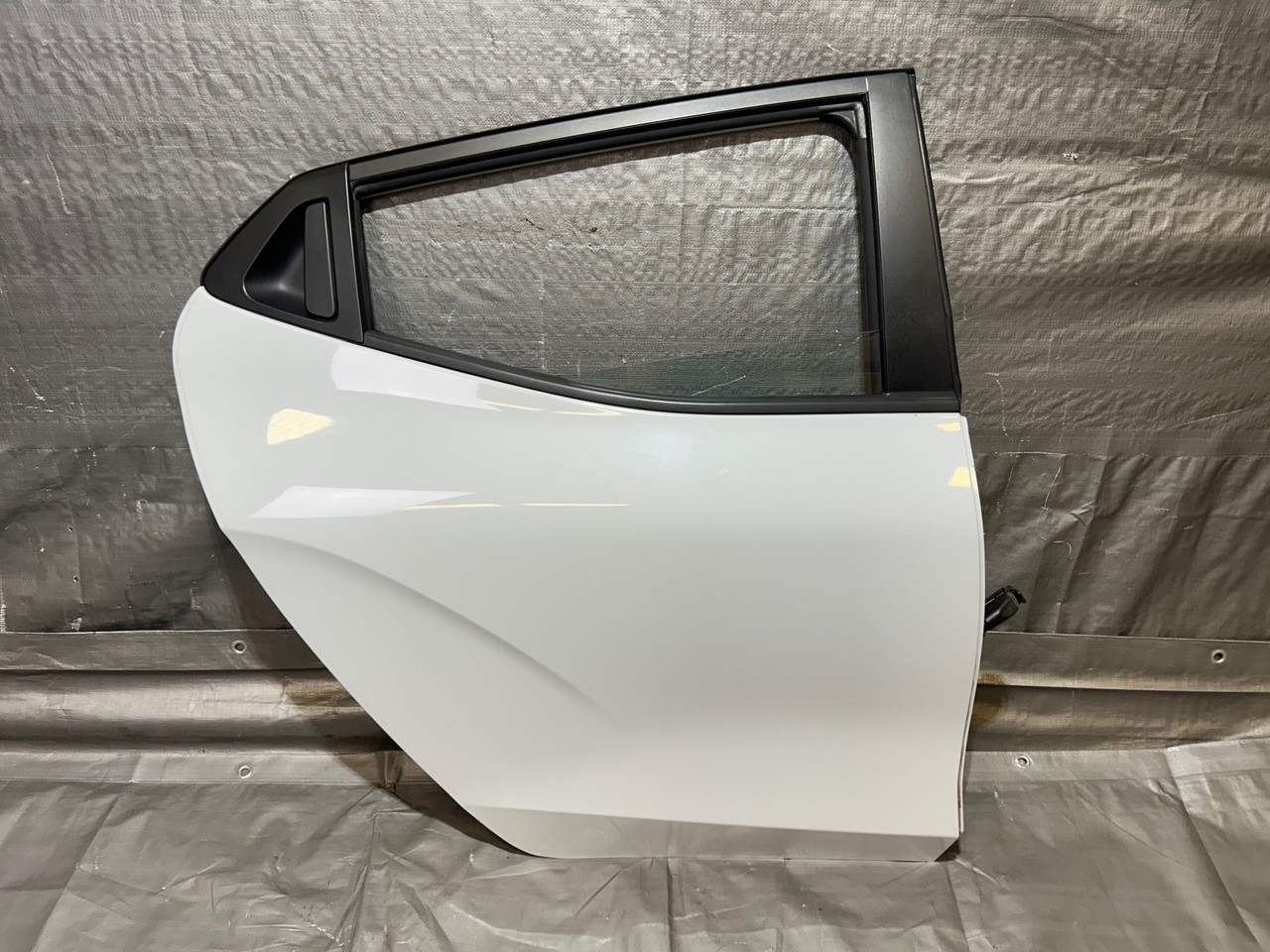2019-2022 Hyundai Veloster Passenger Rear Door Assembly / Chalk White HV011