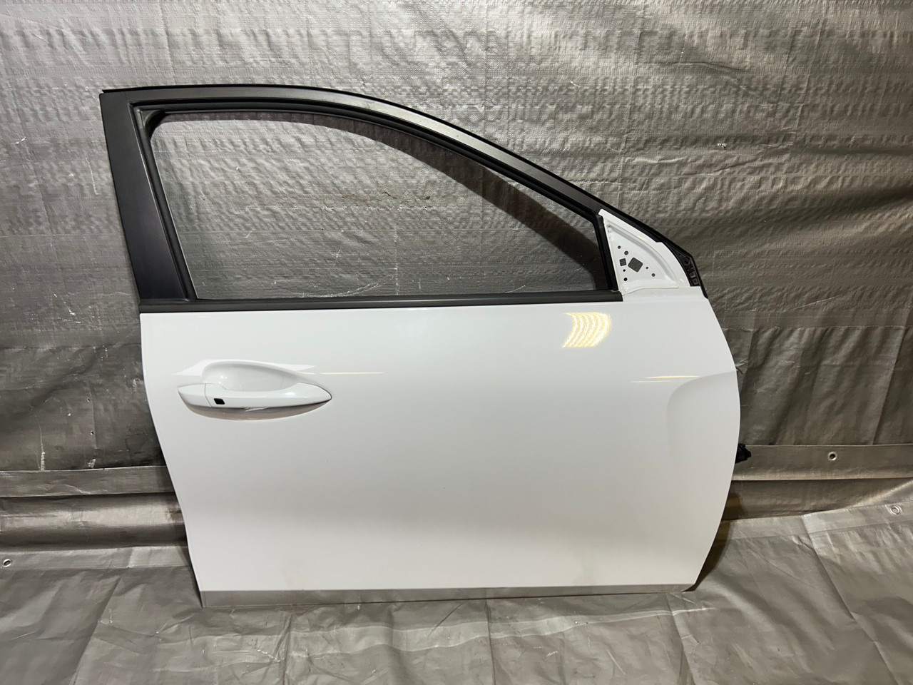 2019-2022 Hyundai Veloster Passenger Front Door Assembly / Chalk White HV011