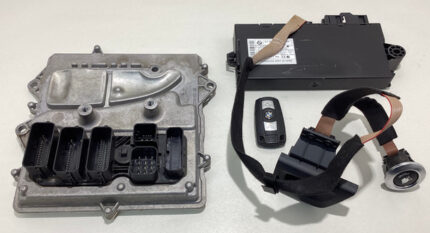 2013 BMW 135i Engine Control Module DME w/ CAS3 Module / Key Set / 861757201 / B1011