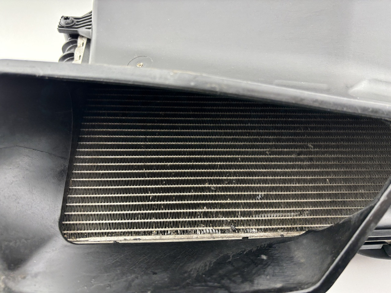 2017-2025 Porsche 718 Boxster Cayman Driver Rear Auxiliary Heat Exchanger Radiator w/ Fan / 65K BC302 - Image 5
