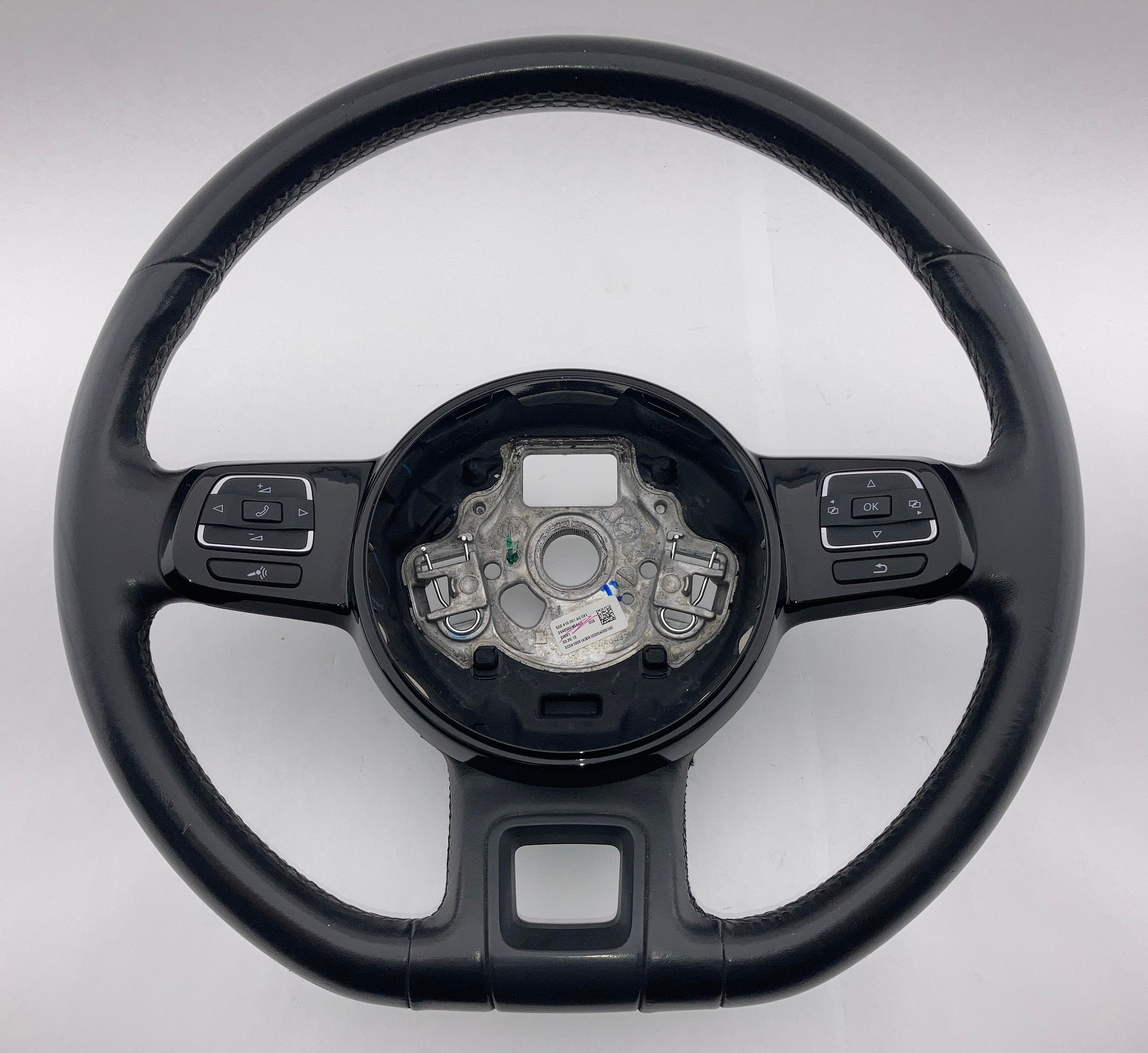 2012-2019 Volkswagen Beetle Leather Steering Wheel w/ Trim / Manual / VB012 - Image 2