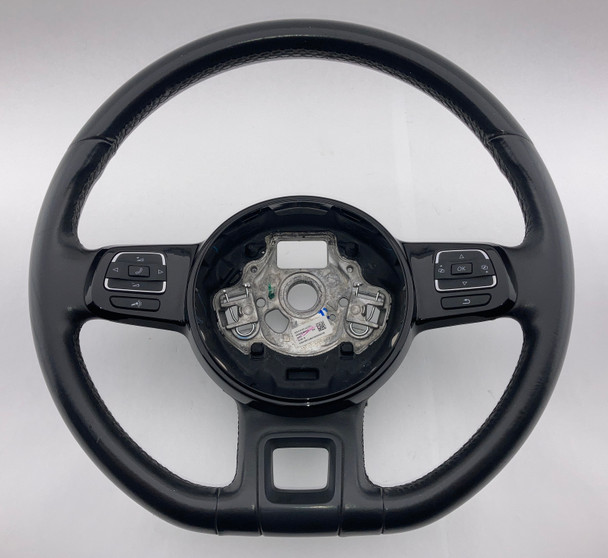2012-2019 Volkswagen Beetle Leather Steering Wheel w/ Trim / Manual / VB012