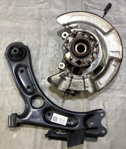 2019-2022 Hyundai Veloster N Driver Front Spindle Hub w/ Control Arm / 34K HV009