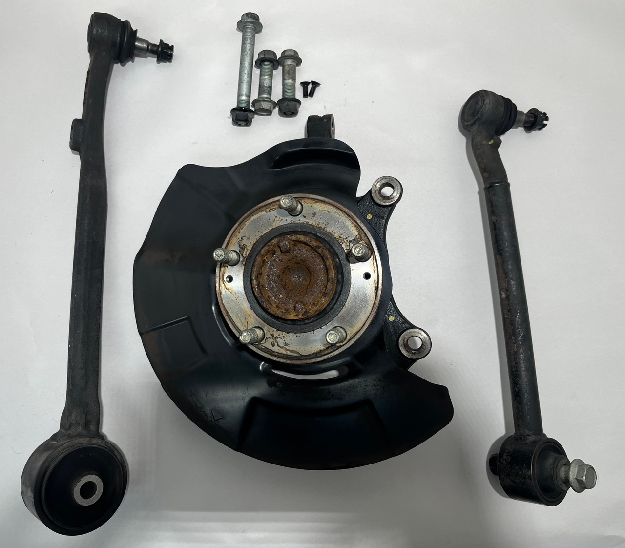 2010-2012 Hyundai Genesis Coupe Driver Front Knuckle / Spindle / Hub / 42K HG033