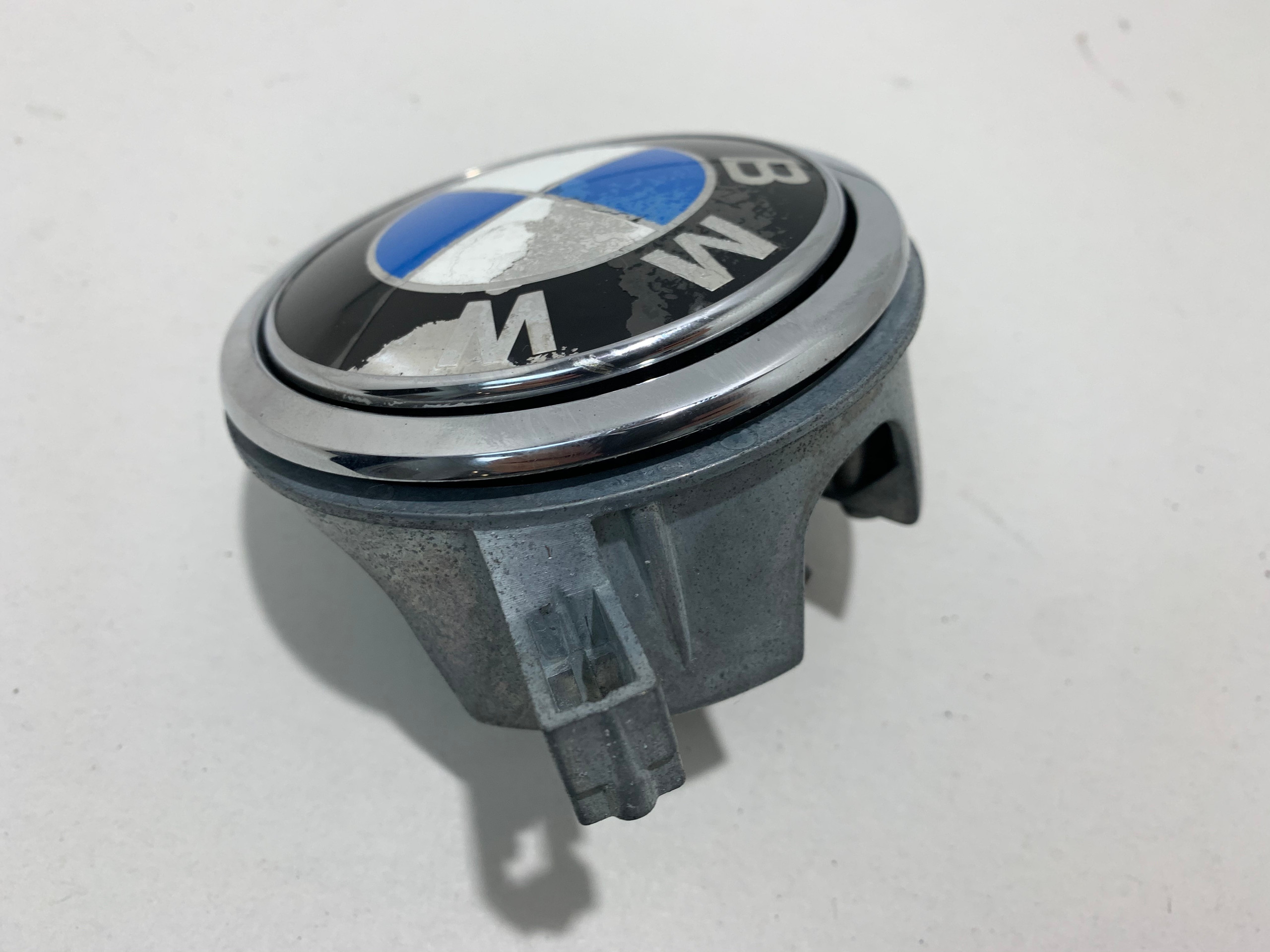 2004-2010 BMW 6 Series Trunk Latch / Badge / OEM / M6002 - Image 3