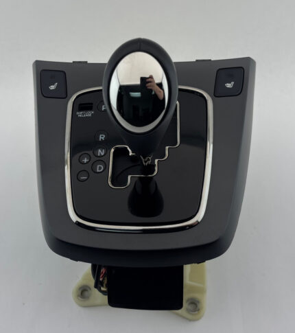 2010-2012 Hyundai Genesis Coupe Automatic Shifter Assembly w/ Knob /   HG033