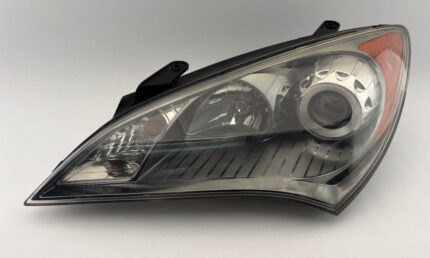 2010-2012 Hyundai Genesis Coupe Driver Side Headlight / Xenon HID /   HG033