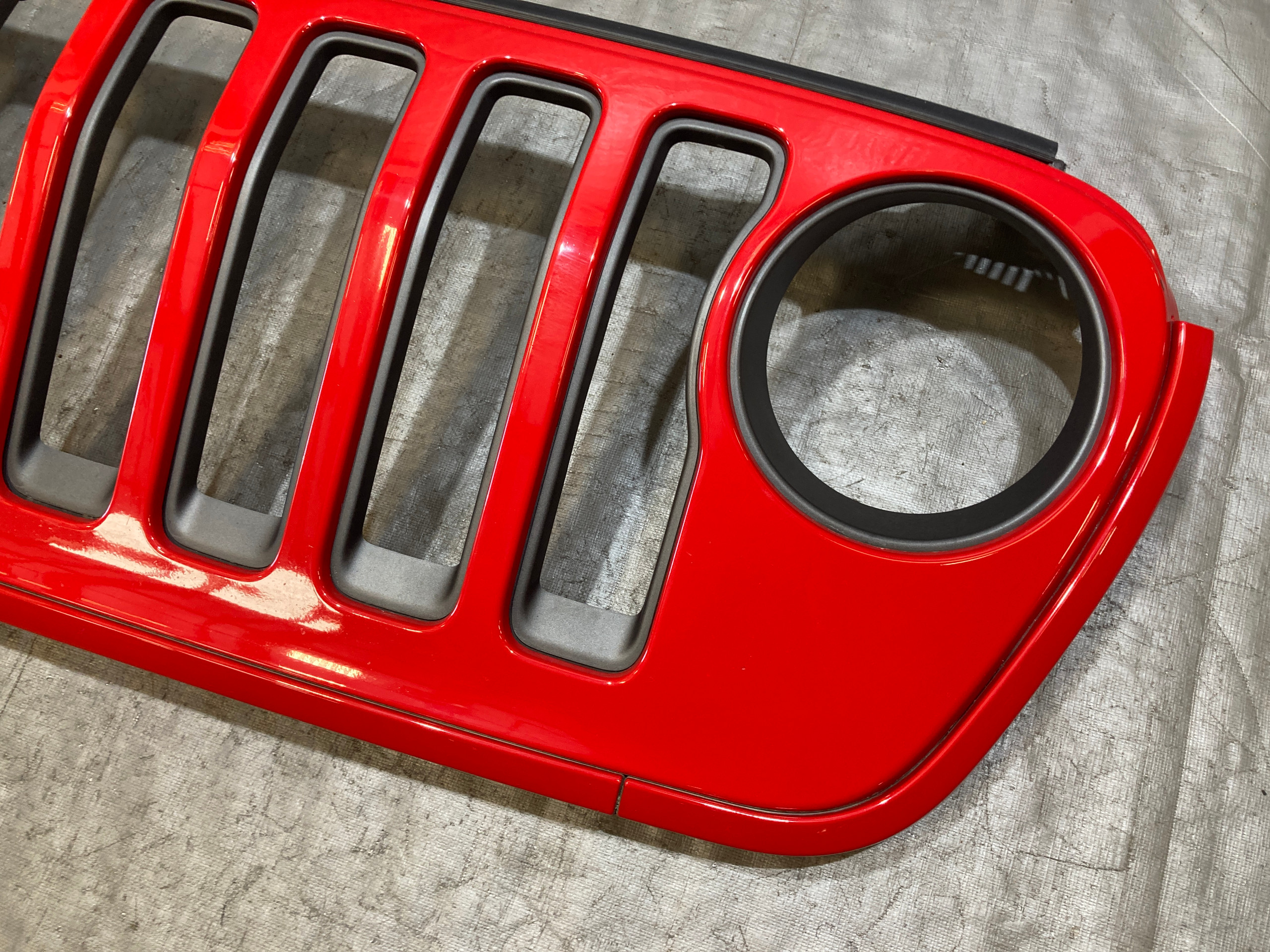 2018-2021 Jeep Wrangler JL OEM Grille Assembly / Firecracker Red JL011 - Image 4