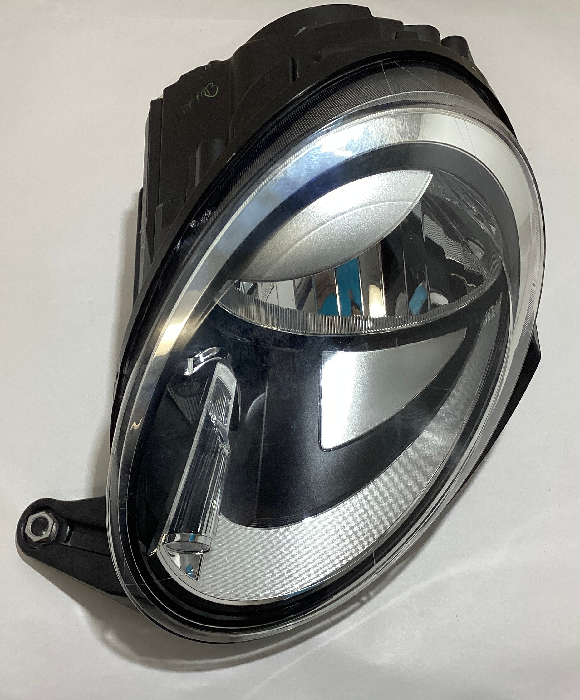 2012-2019 Volkswagen Beetle Driver Side Halogen Headlight / VB008 - Image 2