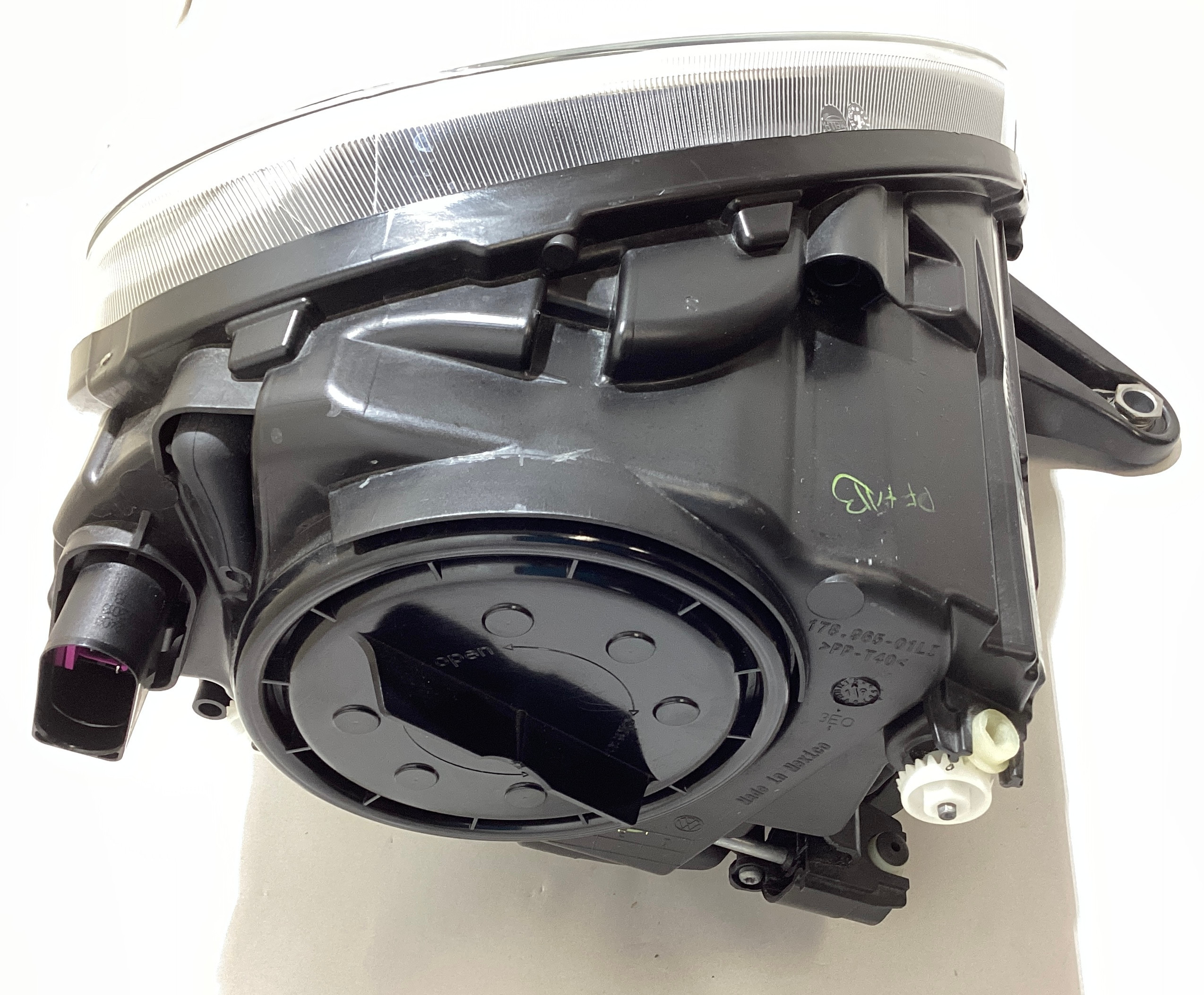 2012-2019 Volkswagen Beetle Driver Side Halogen Headlight / VB008 - Image 11