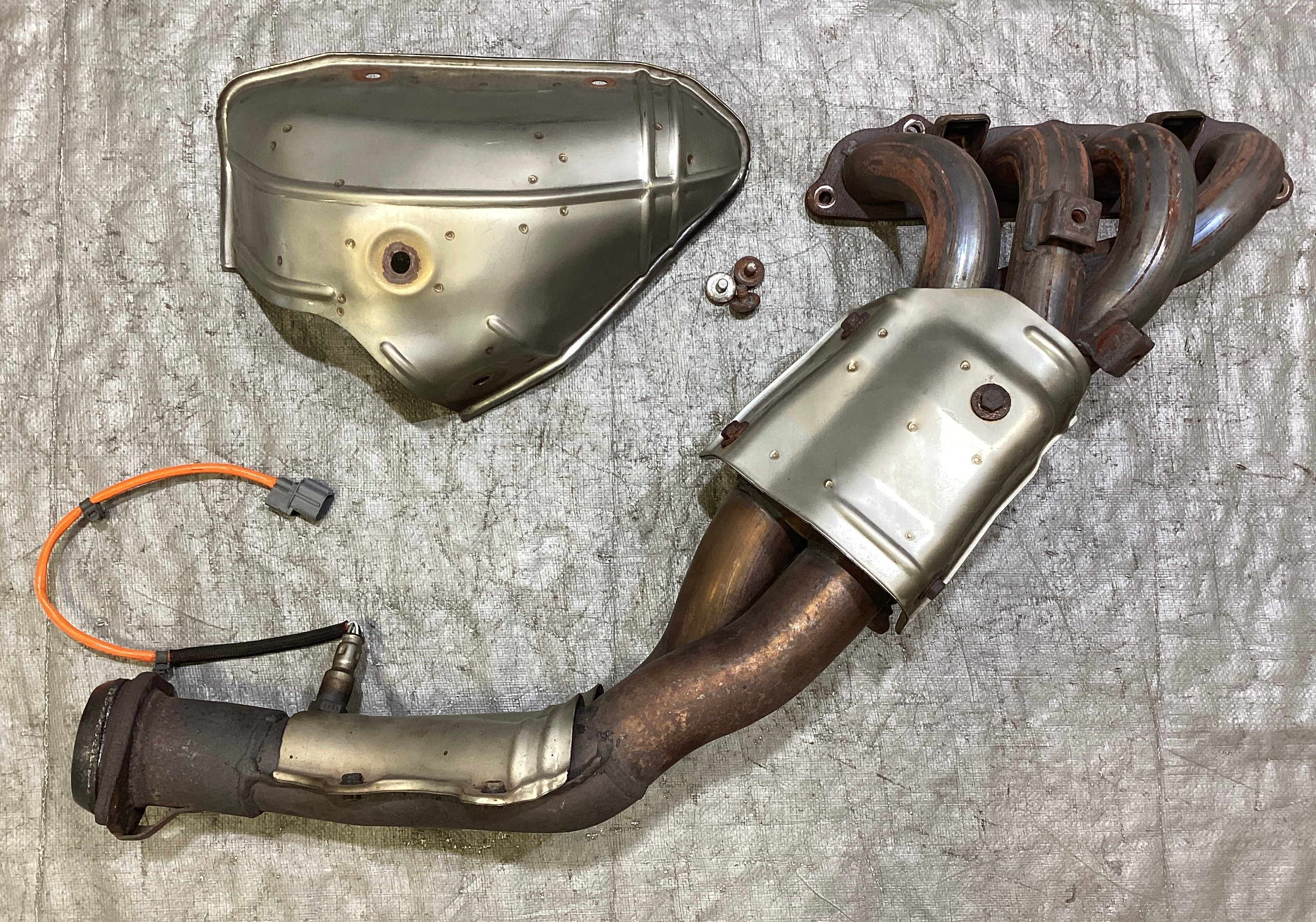 2000-2009 Honda S2000 OEM Exhaust Manifold w/ Heat Shields / 69K HS006 - Image 3